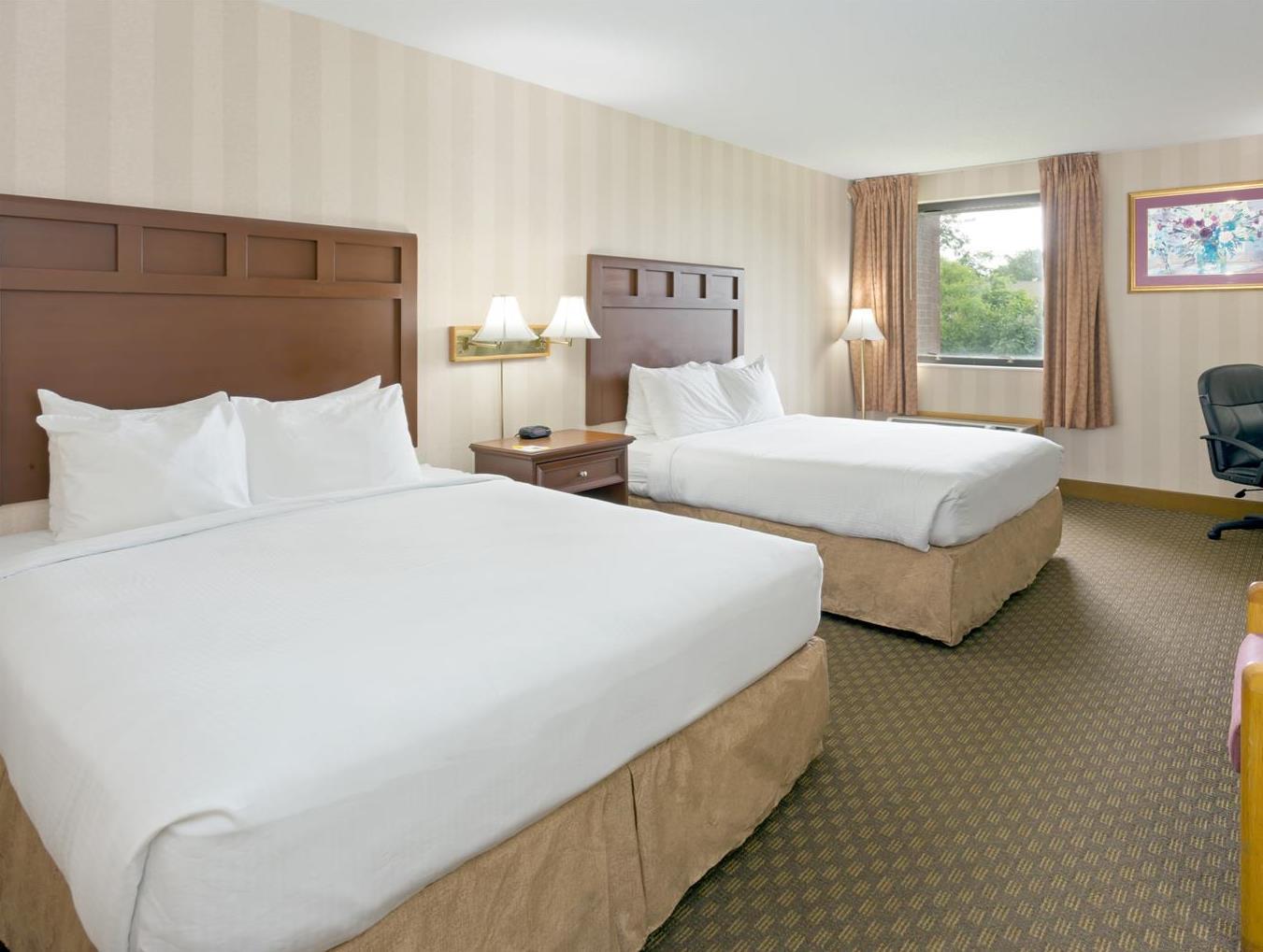 Days Inn & Suites By Wyndham Northwest Indianapolis Bagian luar foto