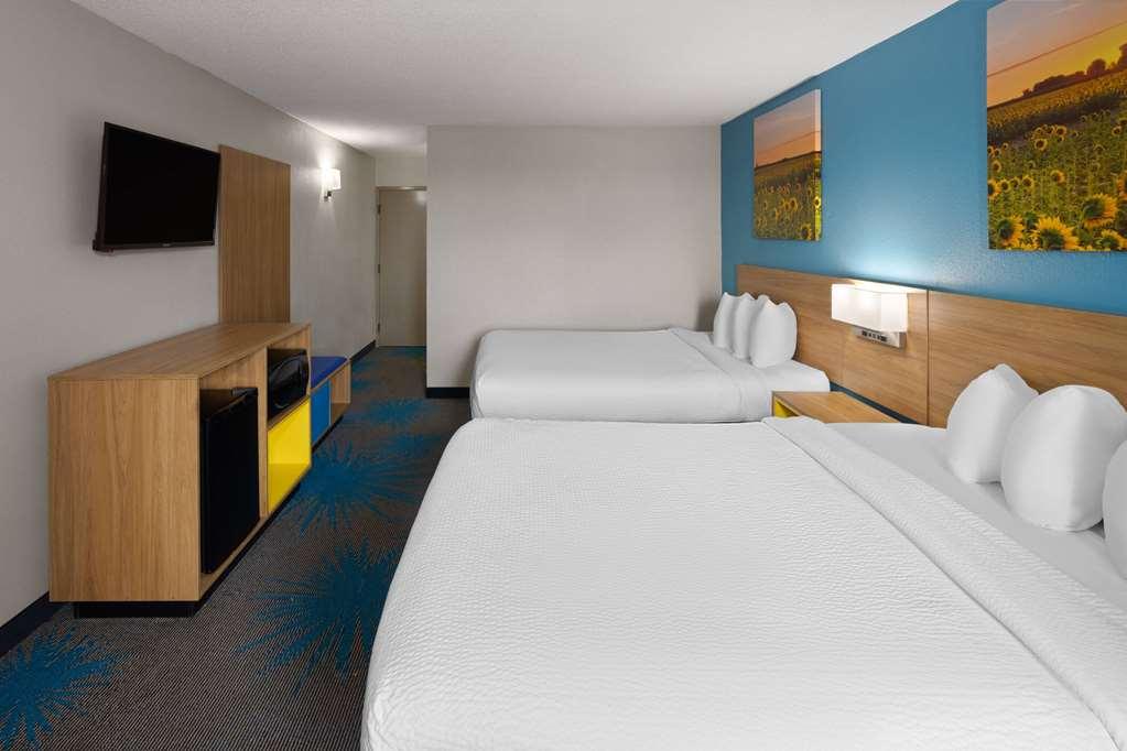 Days Inn & Suites By Wyndham Northwest Indianapolis Ruang foto